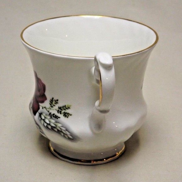 Royal Dover Bone China England Red Roses Pattern Tea Cup and Saucer - Picture 11 of 14